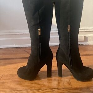 Yves Saint Laurent Knee High Suede boots